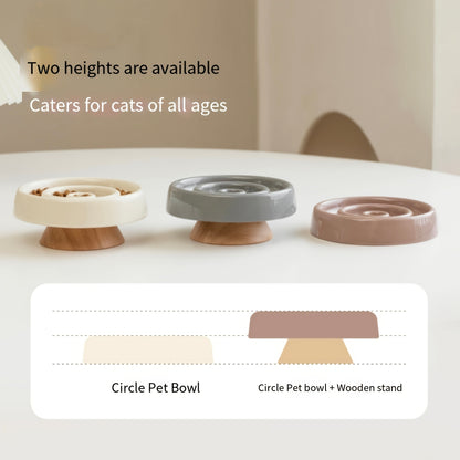 Vista lateral del comedero antiansiedad con base estable